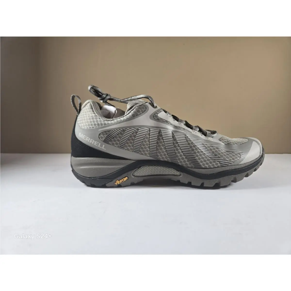 Merrell Women`s Sneakers Size 10 Color Grey Siren Edge 3 Style J034440