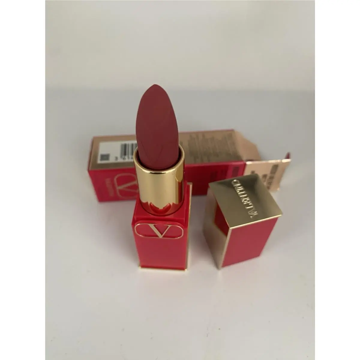 Valentino Rosso Valentino Striking Matte Lip Color - 111A Undressed Velvet
