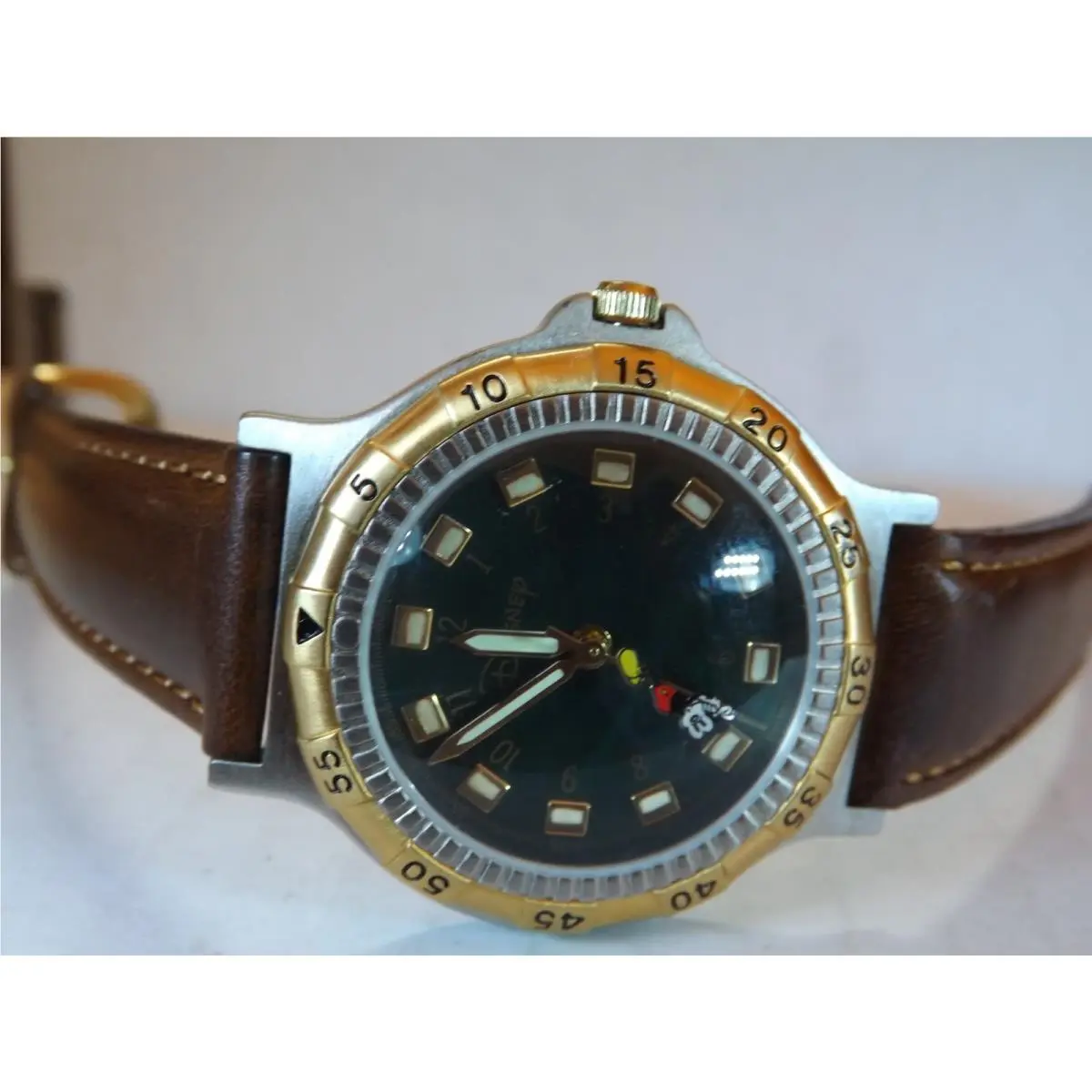 Fossil Disney Store Mens Mickey Mouse Watch Mickey Seconds Hand -vhtf