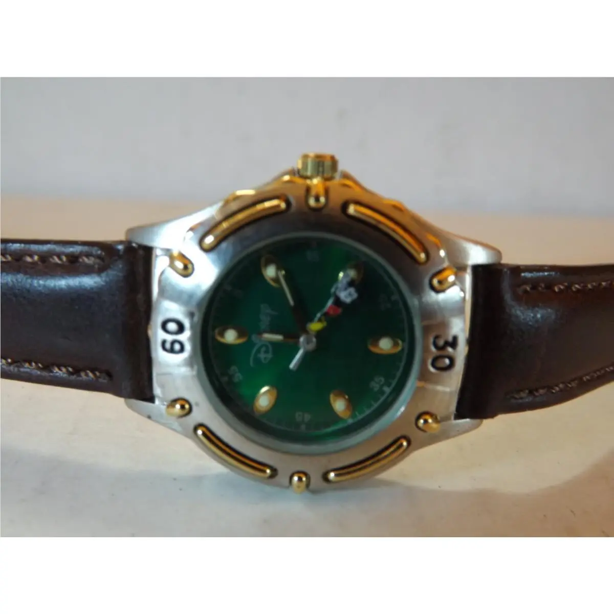 Fossil Disney Store Womens Mickey Mouse Watch Mickey Seconds Hand -vhtf