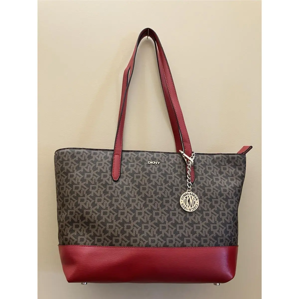 Dkny Bryant Signature Tote Logo Mocha Rouge Gold