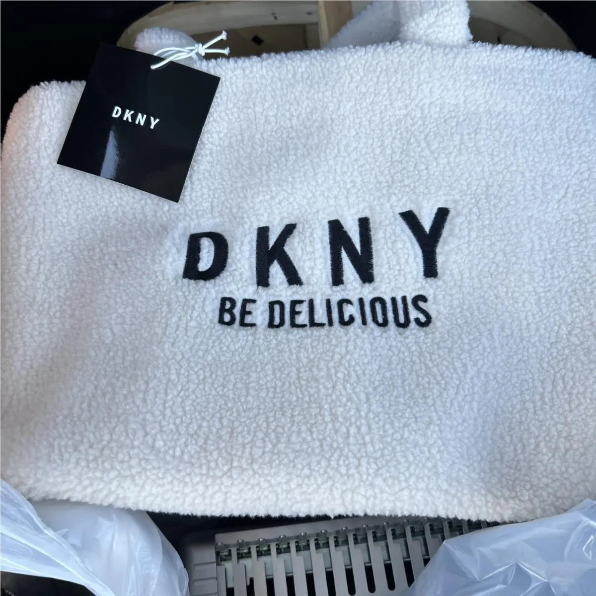 Donna Karan Dkny Be Delicious Sherpa Tote Bag . Limited Edition