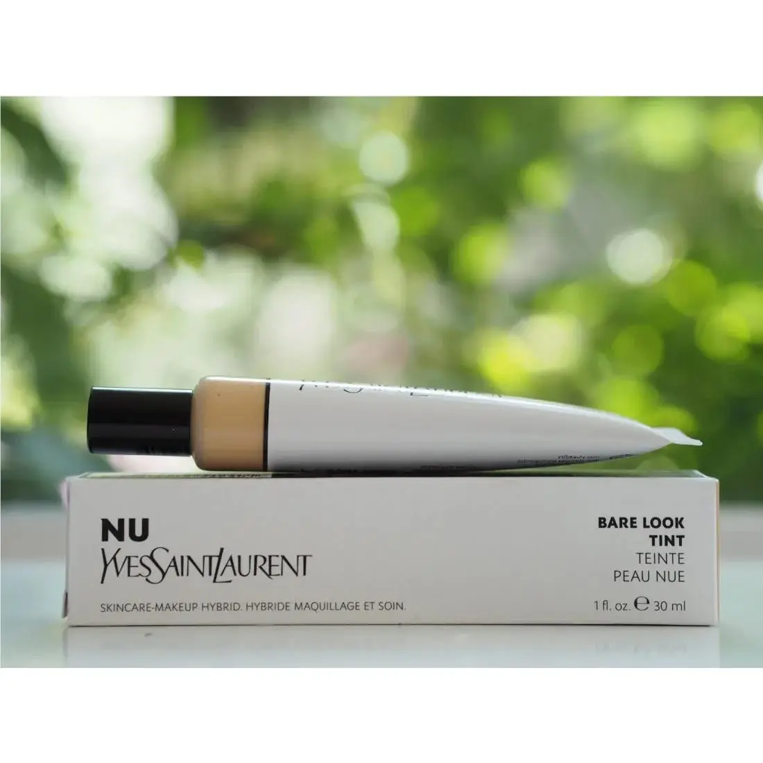 Yves Saint Laurent NU Bare Look Skin Tint Lightweight Foundation NU 11 1oz Boxed