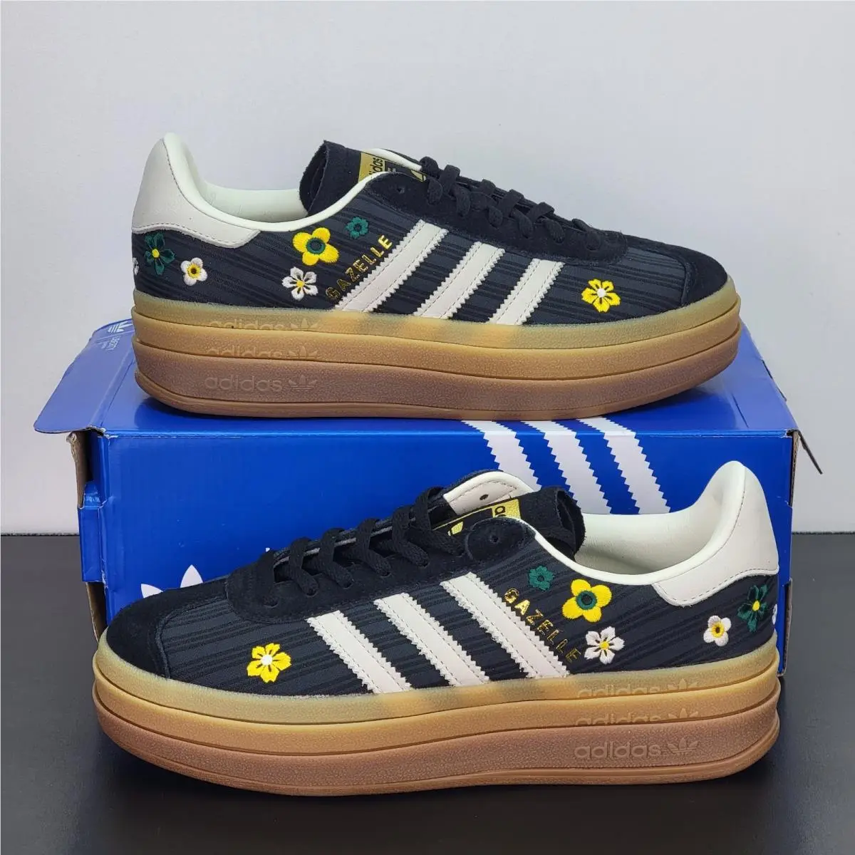 Adidas Gazelle Bold Women`s Size 9.5 Athletic Shoes Black Footwear Sneakers