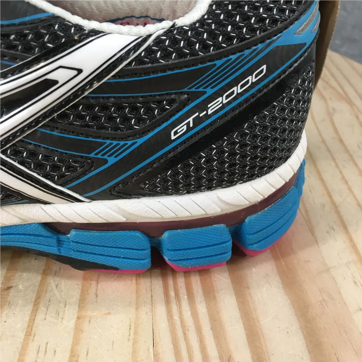 Asics shoes - ASICS GT-2000 - T2K7N - Black 1