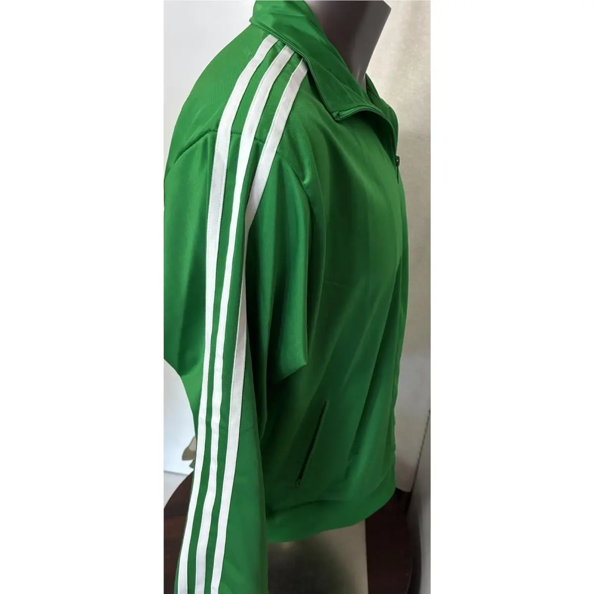 Adidas clothing - IP0604 - IP0604 - Green (UPC: 0196466606181) 4
