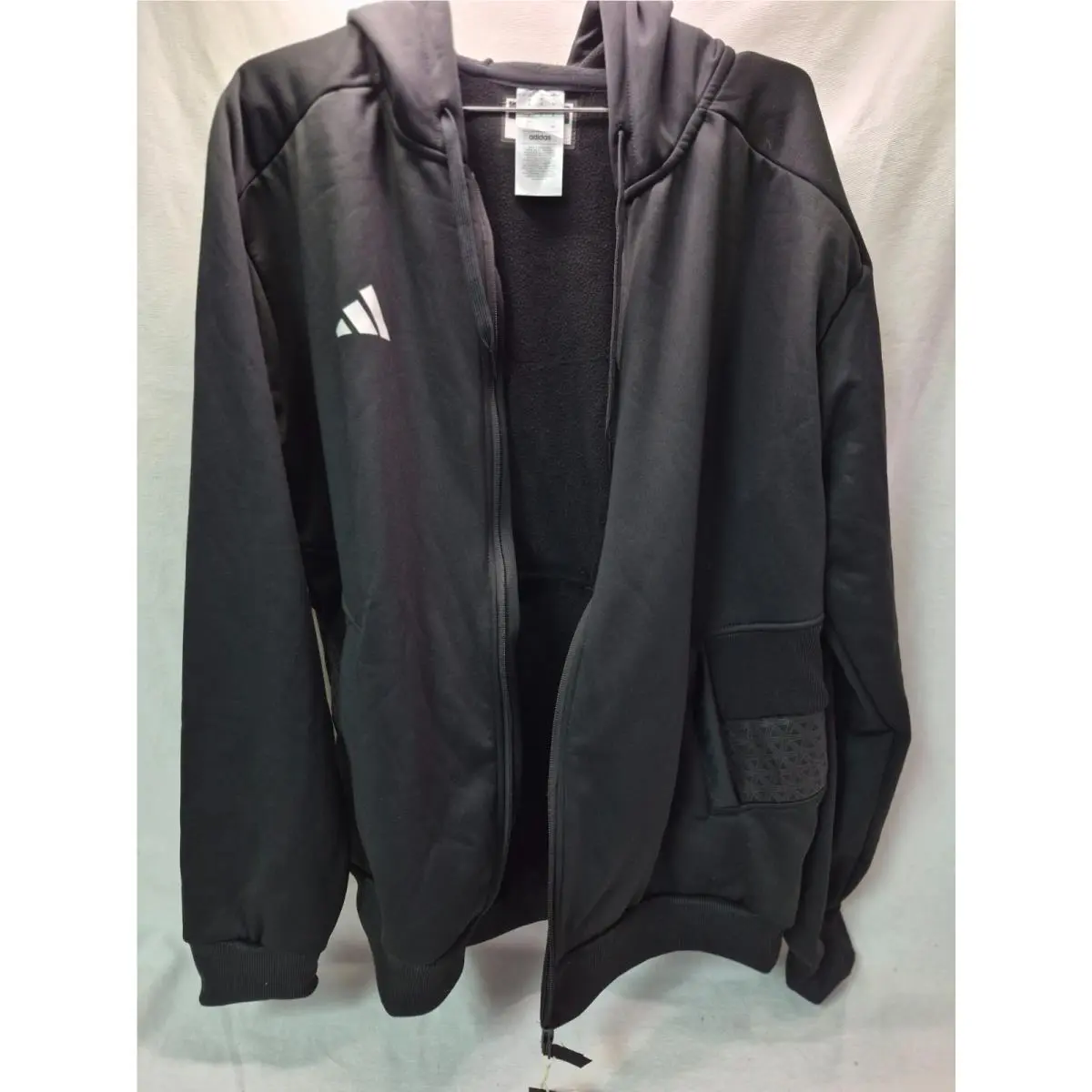 Adidas clothing - Black/White (UPC: 195745474558) 3