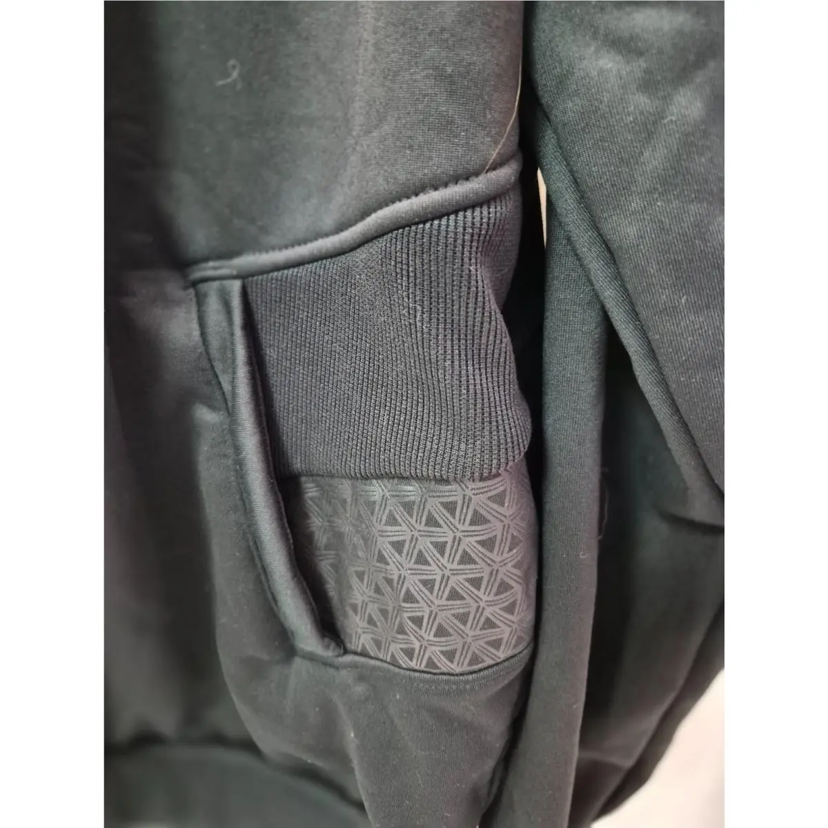 Adidas clothing - Black/White (UPC: 195745474558) 4