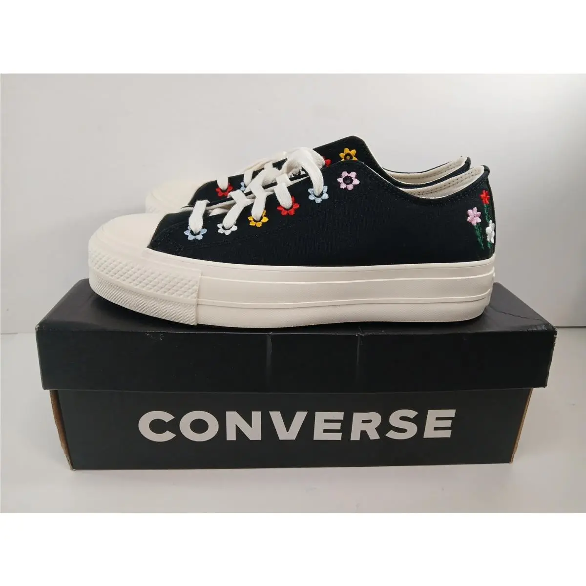 Converse Womens Size 9 Lift Platform Low Floral Embroidered Sneakers