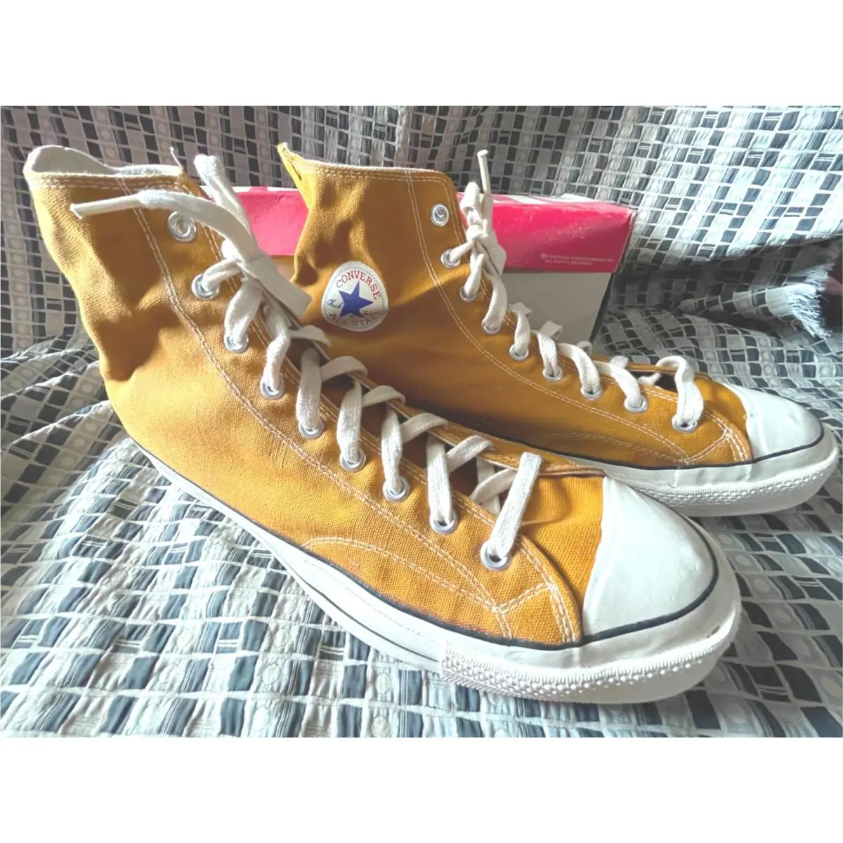 Converse shoes - Yellow 3