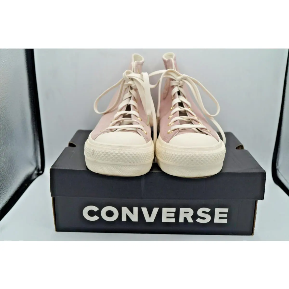 Converse shoes - Pink (UPC: 194433852050) 1