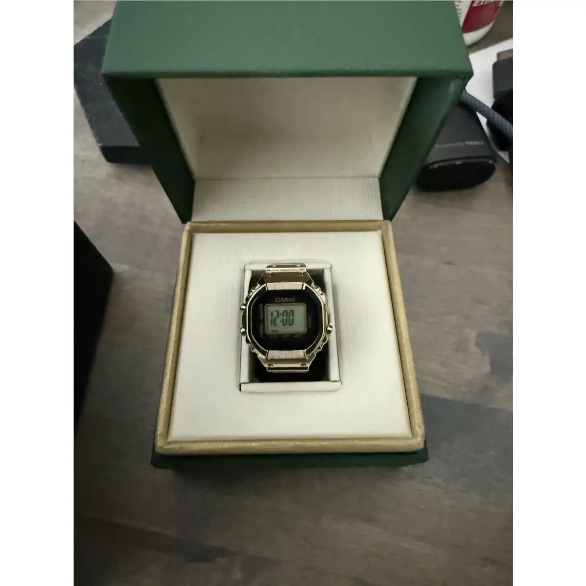 Casio Vintage Digital Quartz Gold Tone Stainless Bracelet Watch Alarm W/box