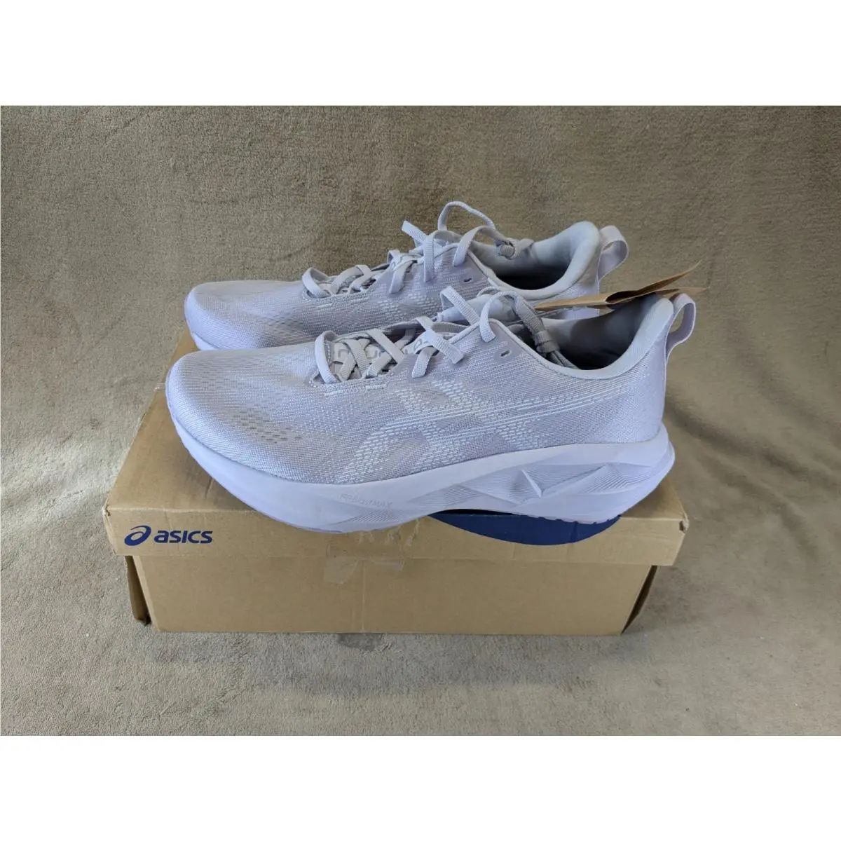 Asics Novablast 5 Women`s Running Shoe 11.5 Dusk Violet/lilac