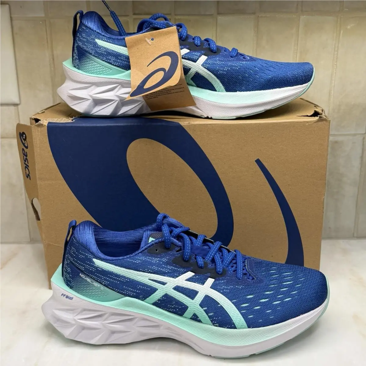 Asics Novablast 2 Womens Sz 8 Blue White Running Shoes 1012B049 Lapis Lazuli