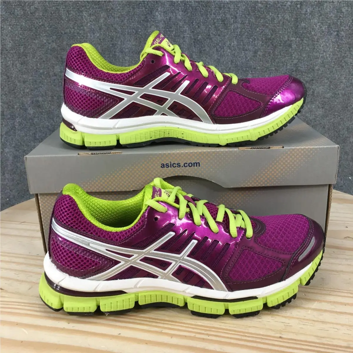Asics Gel-Neo33 2 Running Shoes Womens 7.5 Athletic Sneakers Lace Up Purple