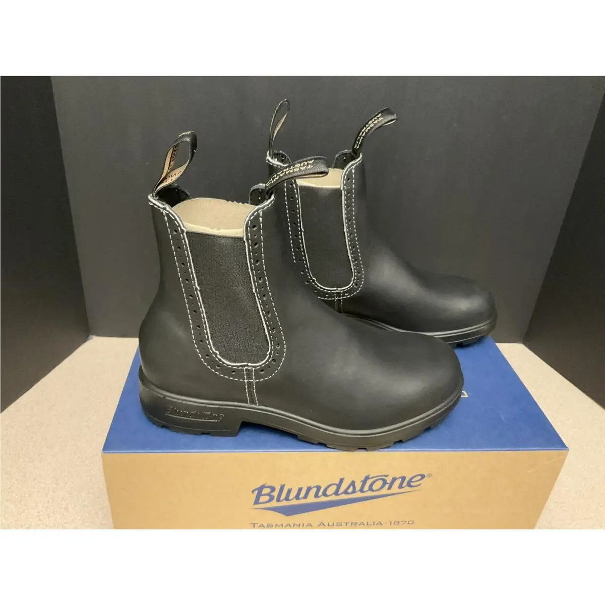 Womens Blundstone 1448 Blk Leather Chelsea Elastic Sided Boots. Size US 6