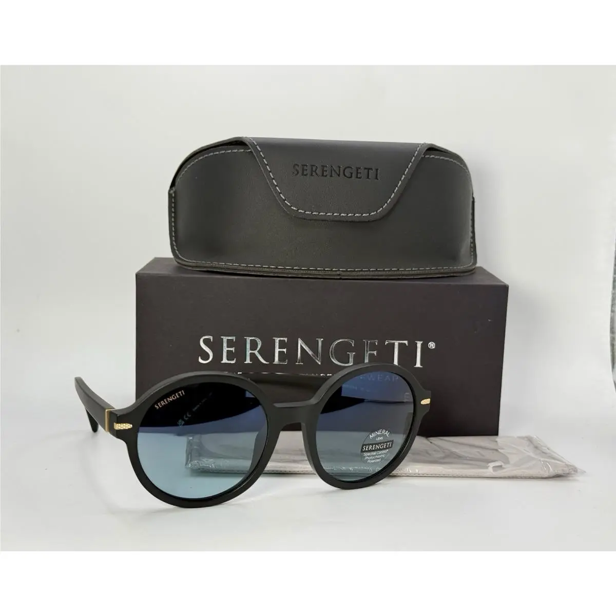 Serengeti Sunglasses Joan SS577004-S Polarized/photochromatic Lens