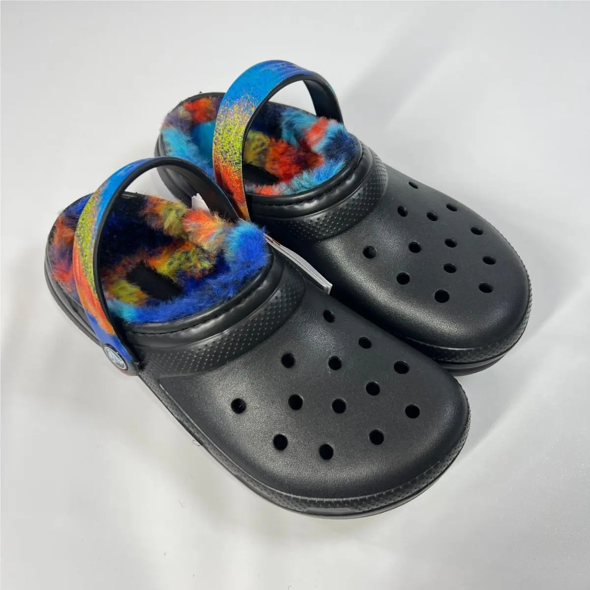 Crocs Kids Classic Lined Spray Dye Clog J3 Black Multicolor Fuzzy Winter Slip On