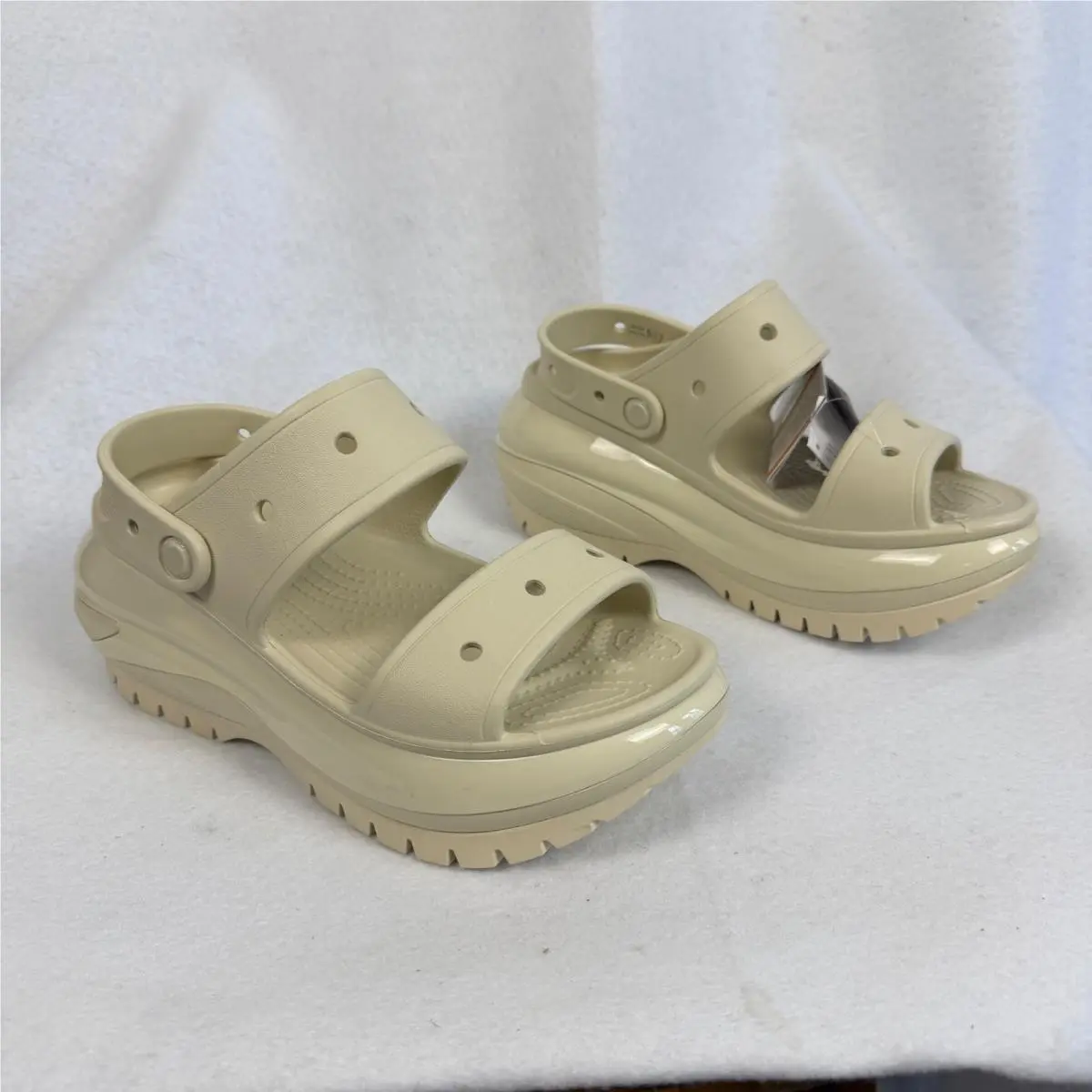 Crocs shoes - Mega Crush Sandal - Mega Crush Sandal - Ivory 4