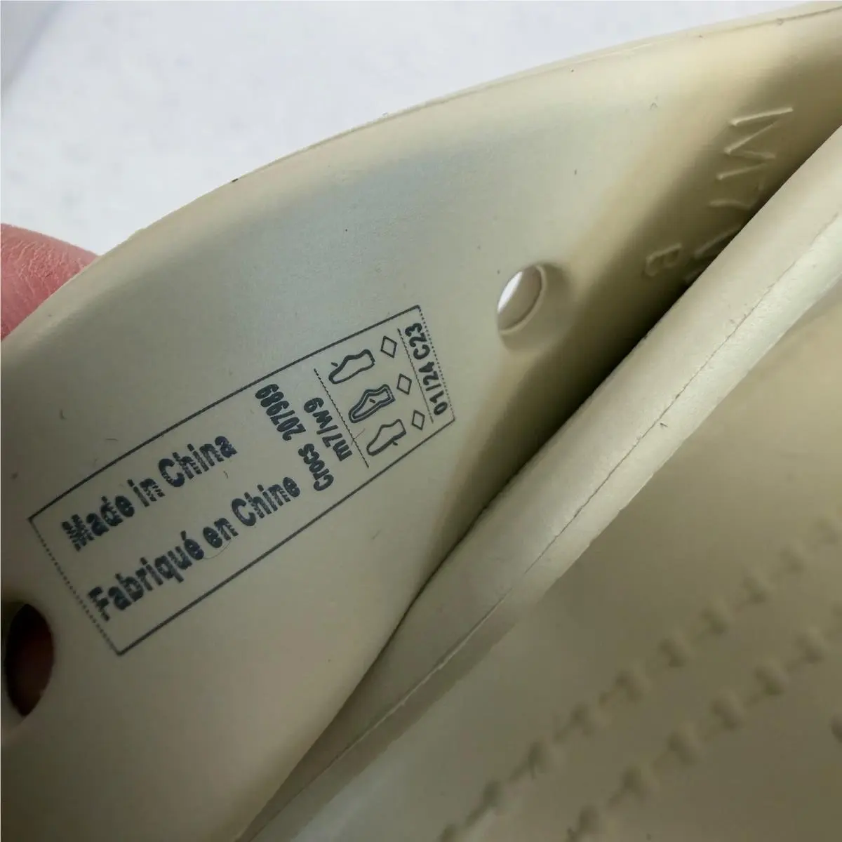 Crocs shoes - Mega Crush Sandal - Mega Crush Sandal - Ivory 7