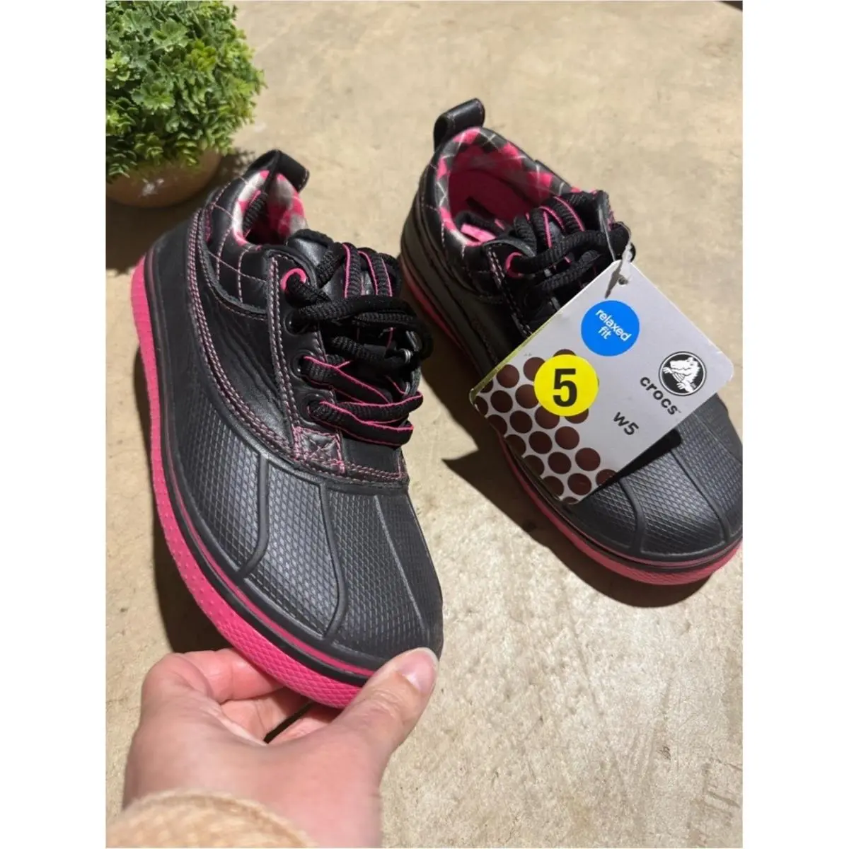 Crocs Golf Shoes Women Size 5 Pink Black Relaxed Fit Preppy Athletic Sporty