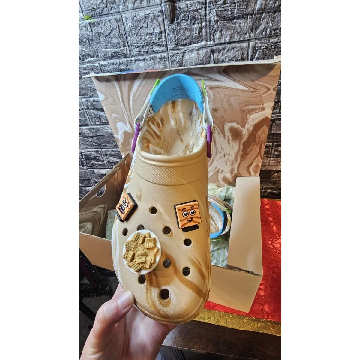 Crocs shoes - Crocs Cinnamon Toast Crunch - Cinnamon Toast Crunch - Beige 0