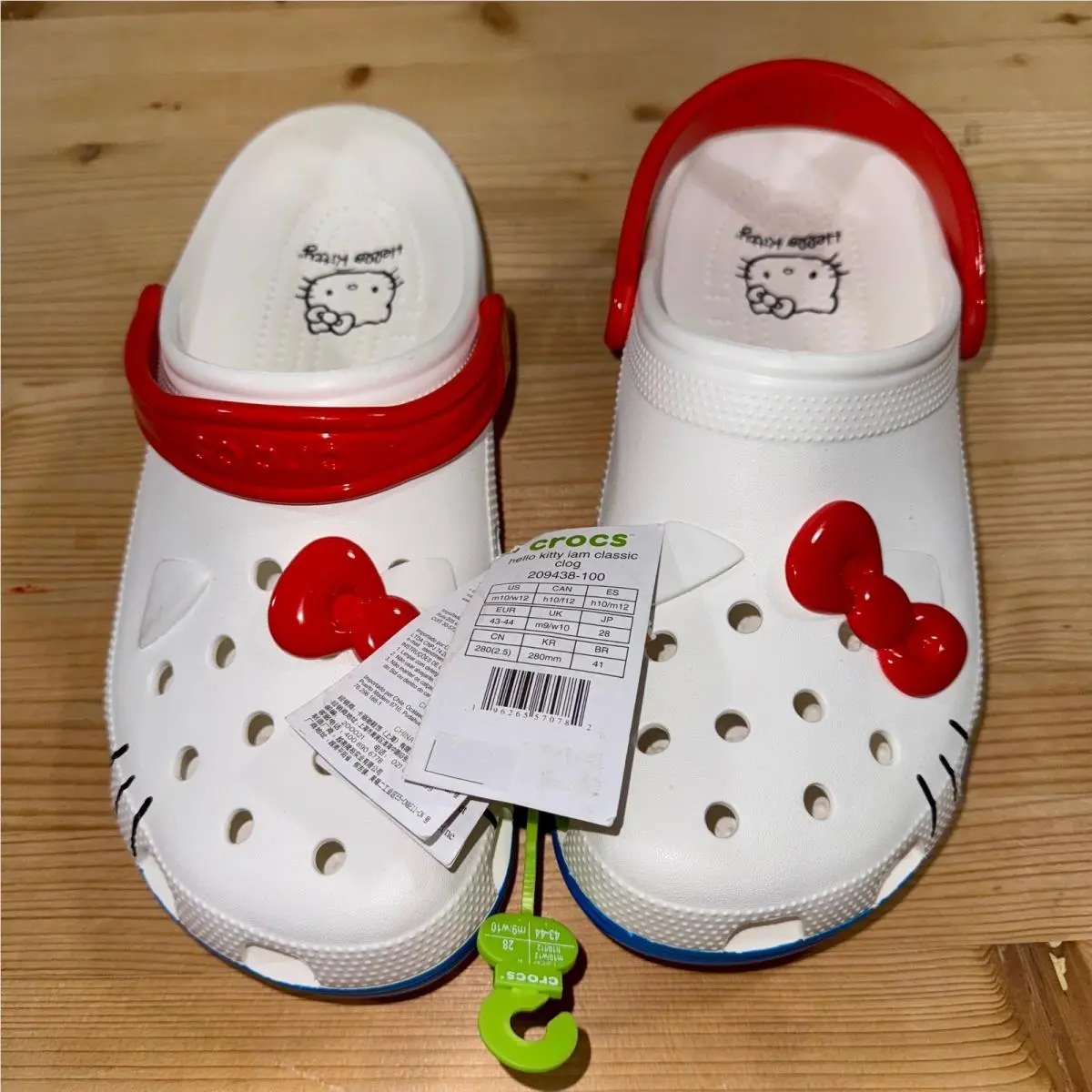 Hello Kitty Crocs Classic Clog Women`s 12 M10 White Red Blue Sanrio