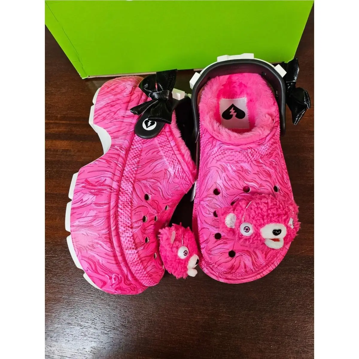 Crocs shoes - Fortnite Cuddle Team Leader Lined Clog - Pink 7