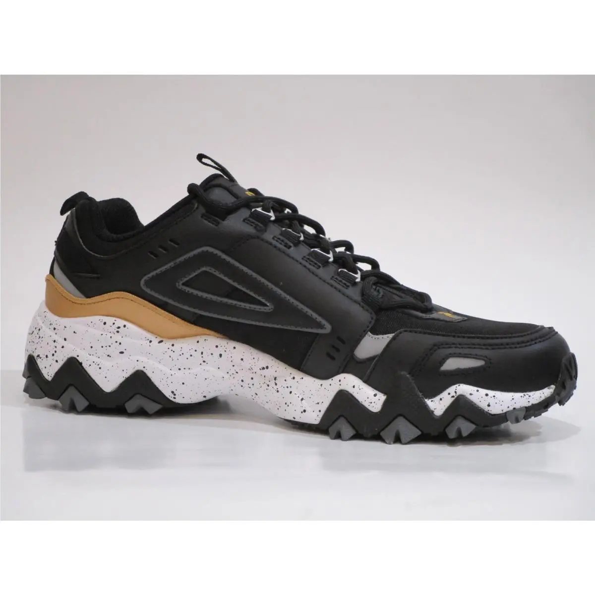 Fila shoes - FILA Oakmont Tr - Oakmont - 1JM01565-016 - Black 1