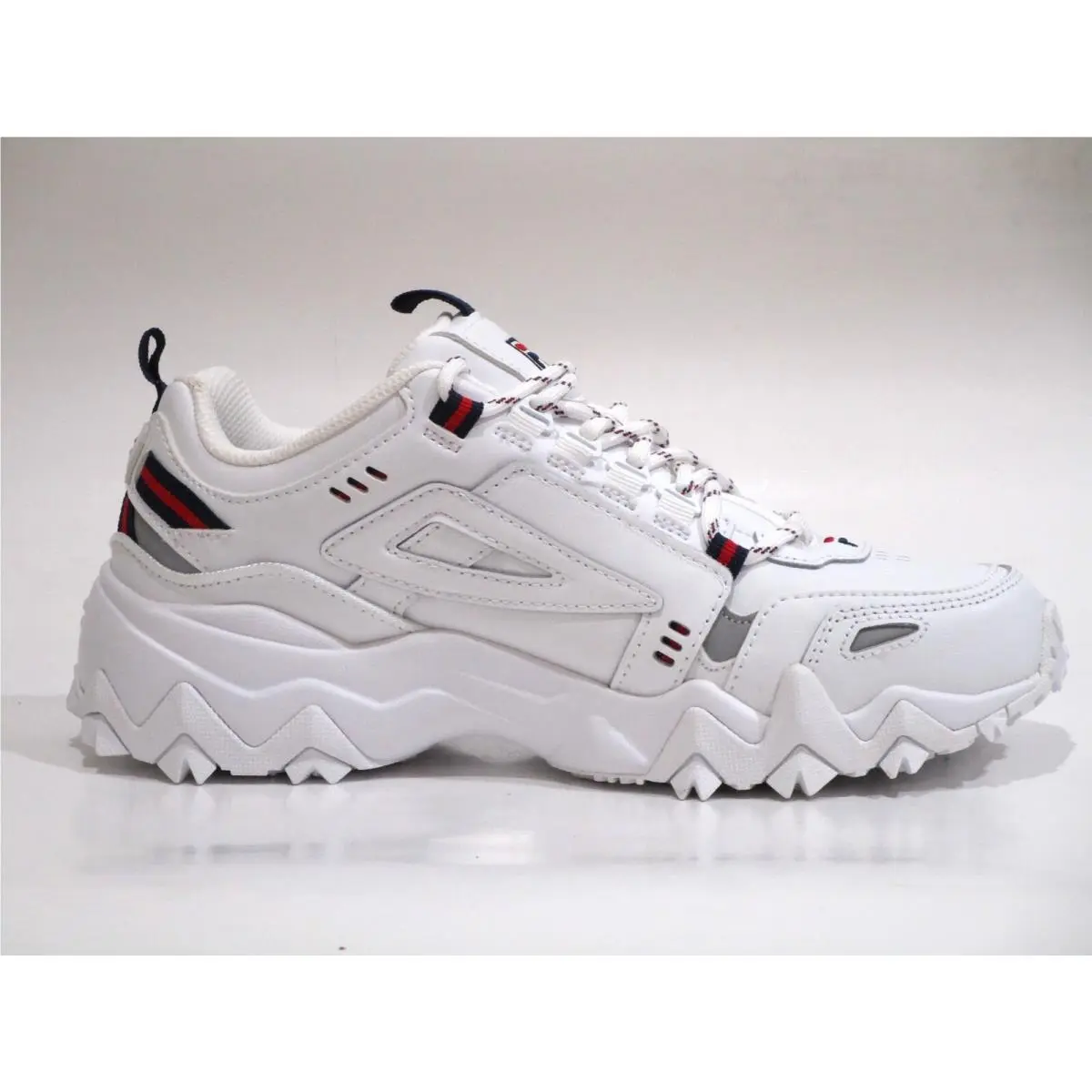 Fila shoes - Fila Oakmont TR - Oakmont - 5JM00651-125 - White/Navy-red 1