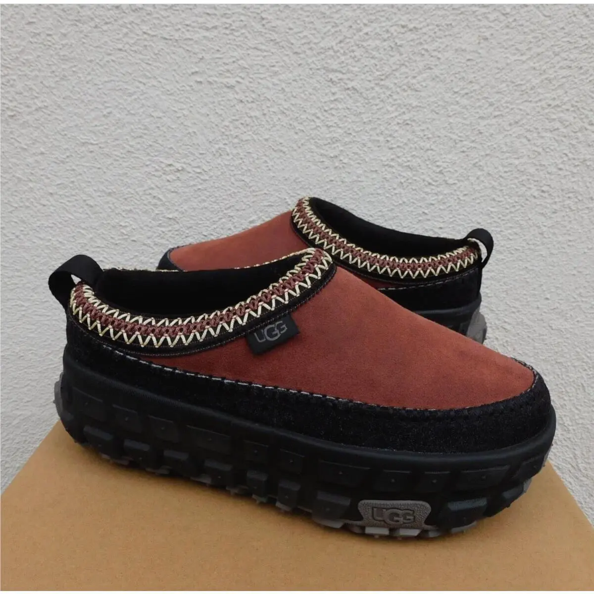 Ugg All Gender Venture Daze Platform Sneaker Shoe Men US 10/ Women US 11