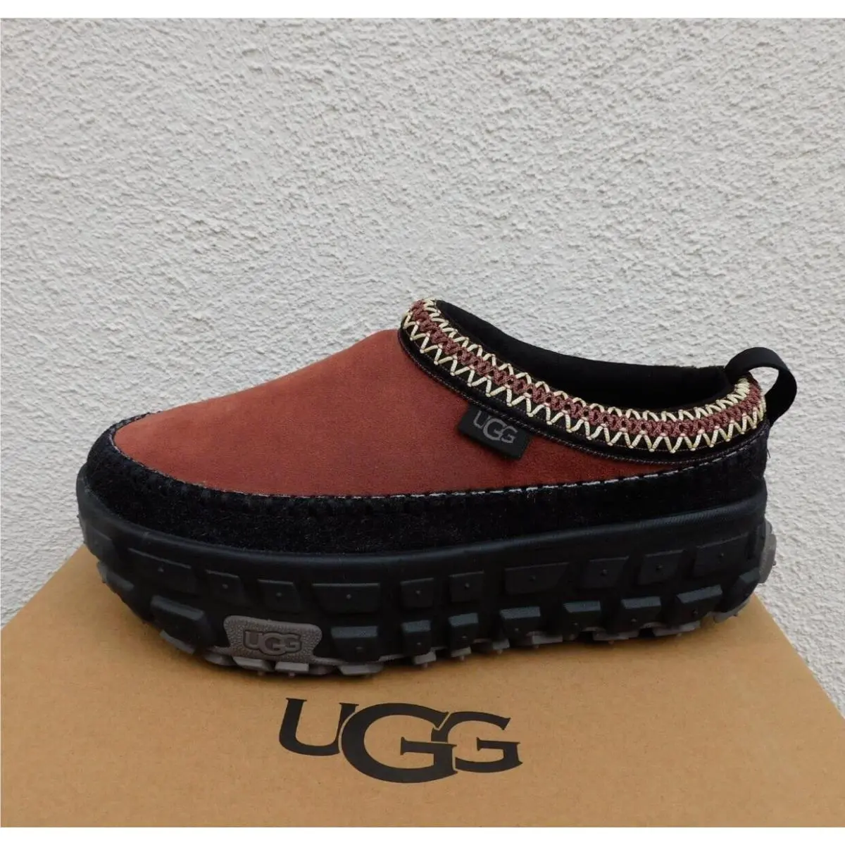 UGG shoes - Red Jasper (UPC: 197634293899) 1