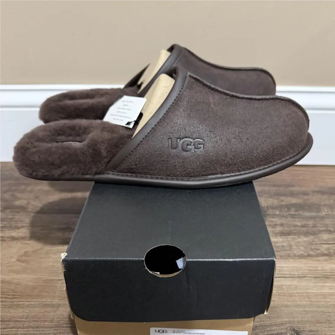 Men’s Ugg Size 10 Scuff Leather Distressed Slipper Shoe Ddc Brown