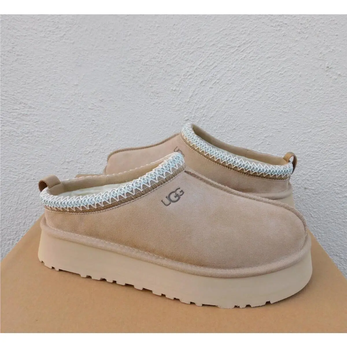 Ugg Tazz Sand Suede/ Wool Platform Slippers Shoes Women US 6/ Eur 37