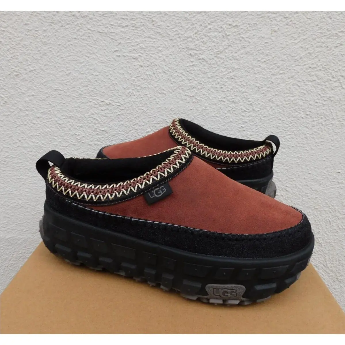 UGG shoes - UGG Venture Daze - Venture Daze - Red Jasper/ Black (UPC: 197634293967) 0
