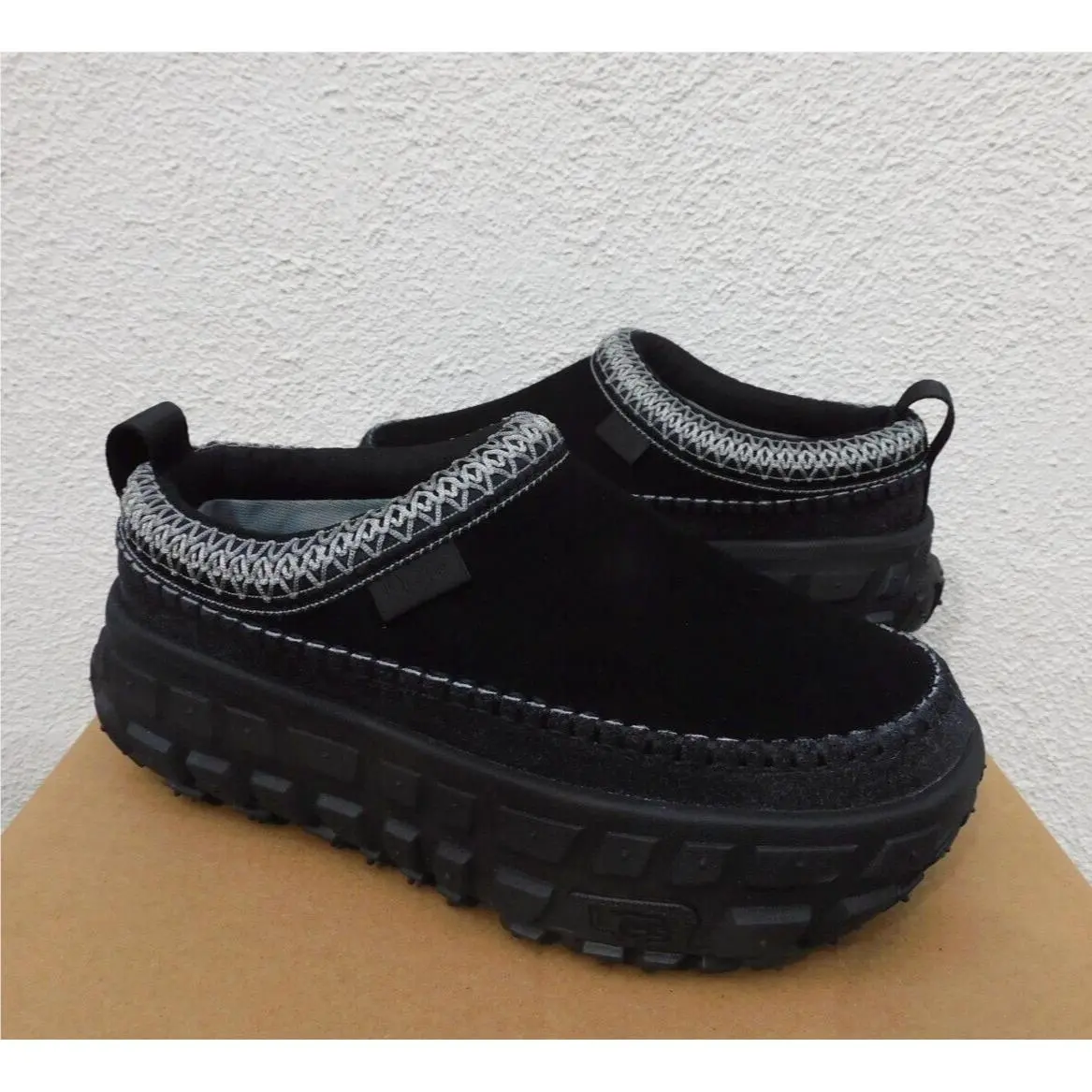 Ugg All Gender Venture Daze Platform Sneaker Shoe Men US 10/ Women US 11