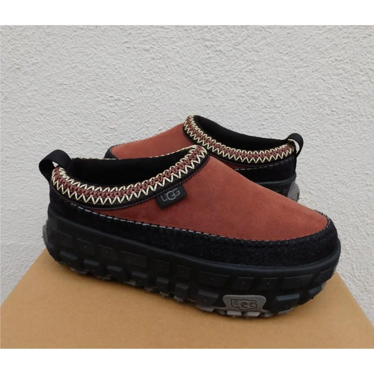 UGG shoes - UGG Venture Daze - Venture Daze - Red Jasper/ Black (UPC: 197634293851) 0