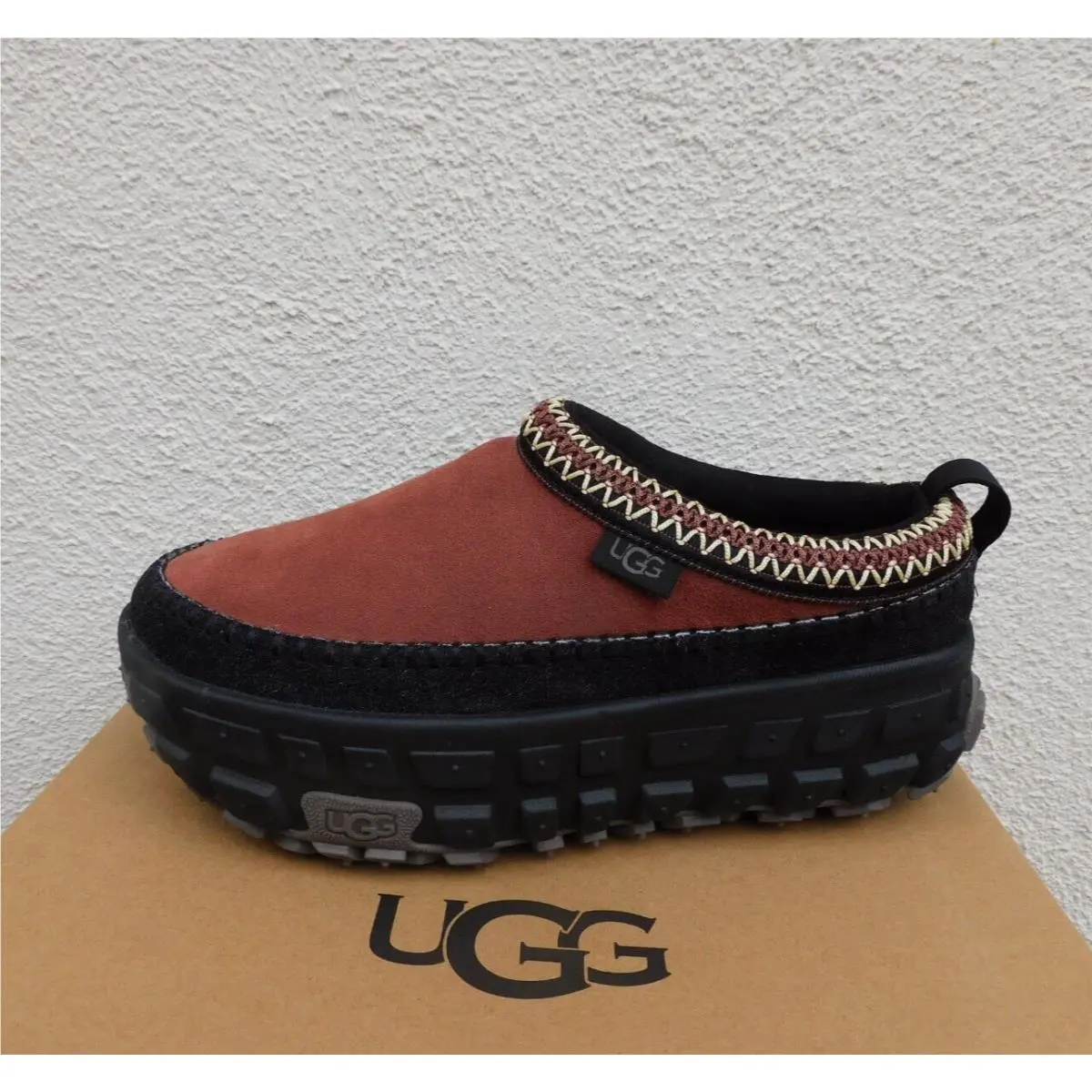 UGG shoes - UGG Venture Daze - Venture Daze - Red Jasper/ Black (UPC: 197634293851) 1