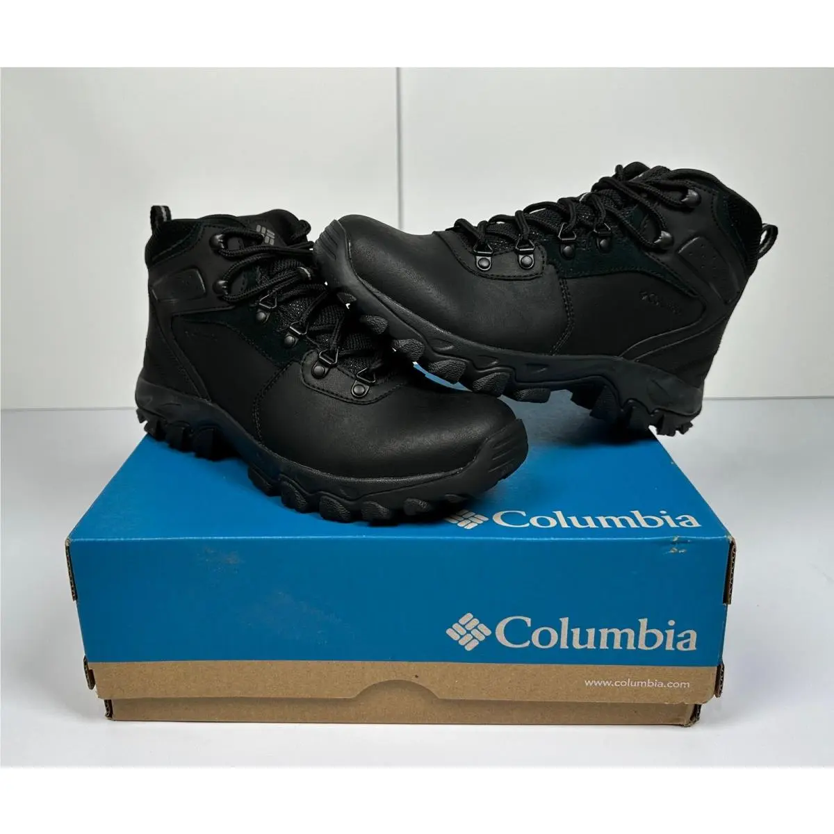 Columbia Men`s Newton Ridge Plus II Hiking Boots Black Size 8 017S