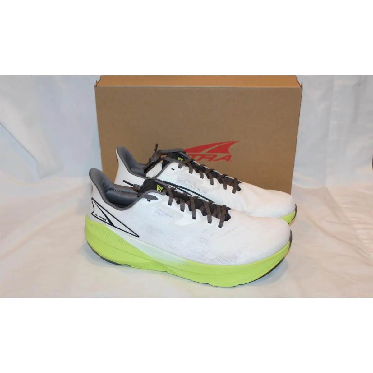 Altra Men`s Experience Low Running Athletic Sneakers White Lime 11.5