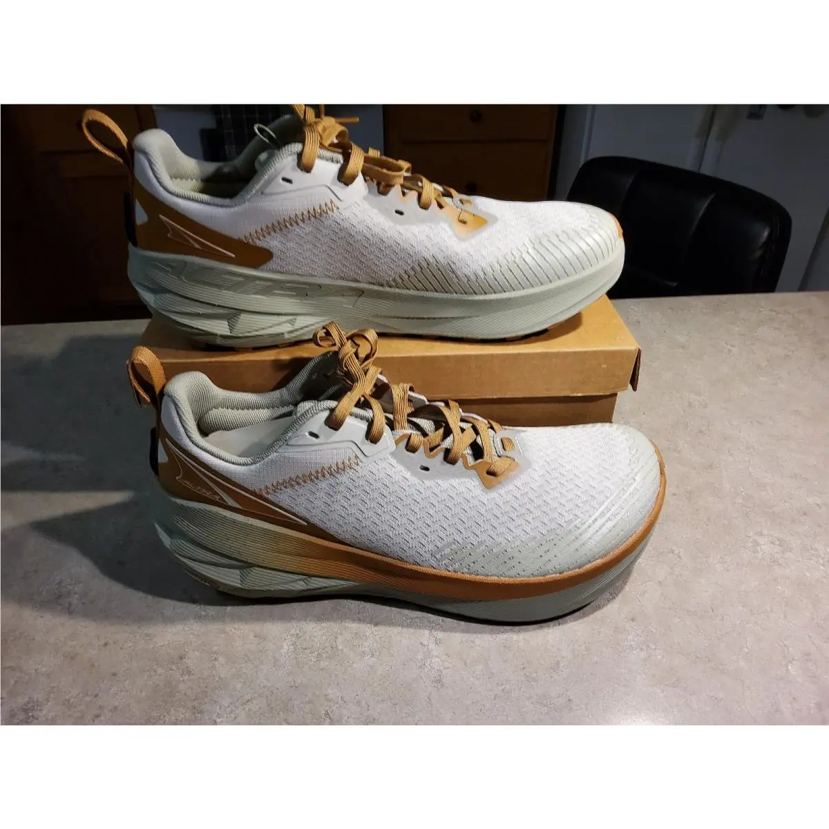 Altra shoes - Altra Experience - Experience - Beige (UPC: 197804646845) 0