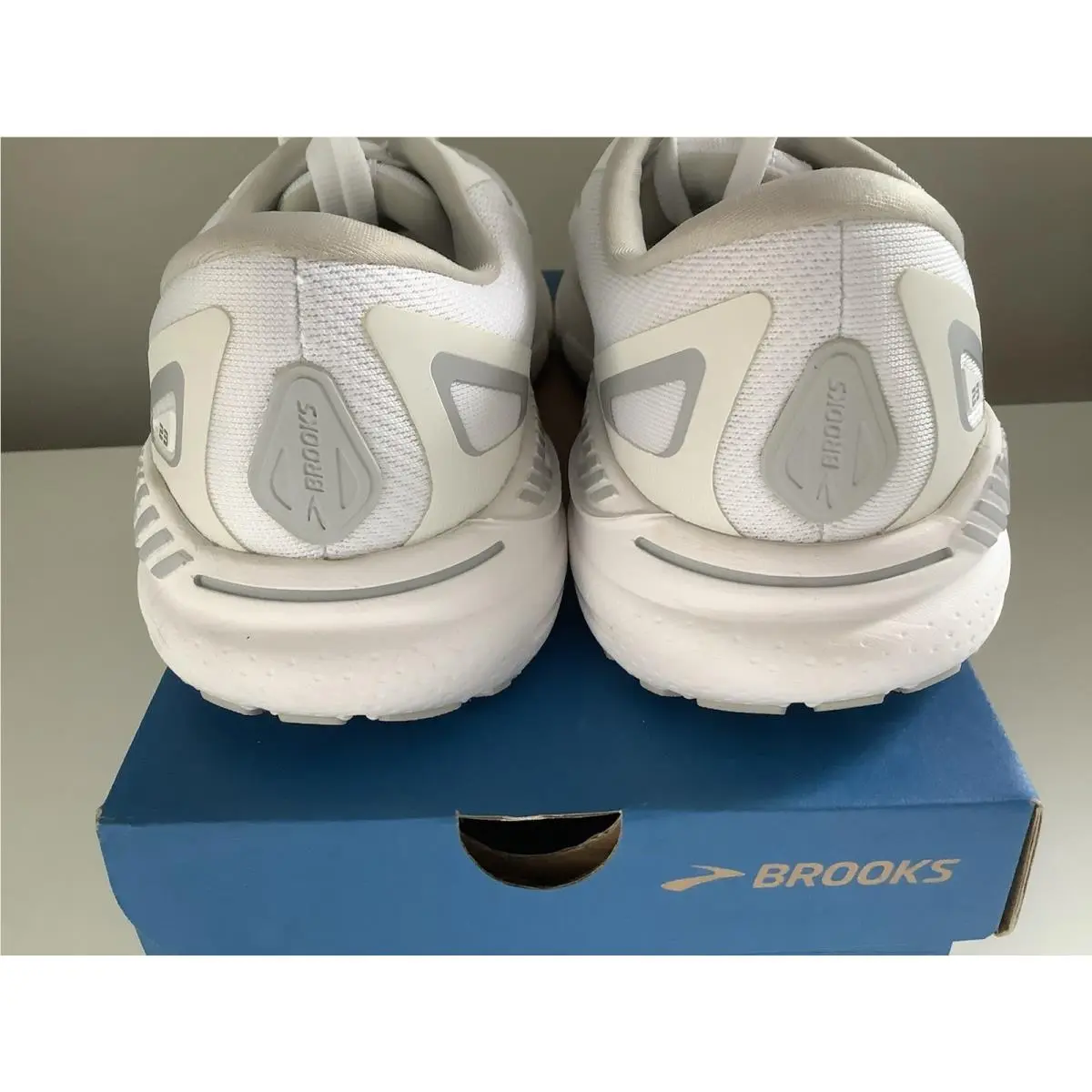 Brooks shoes - White 0