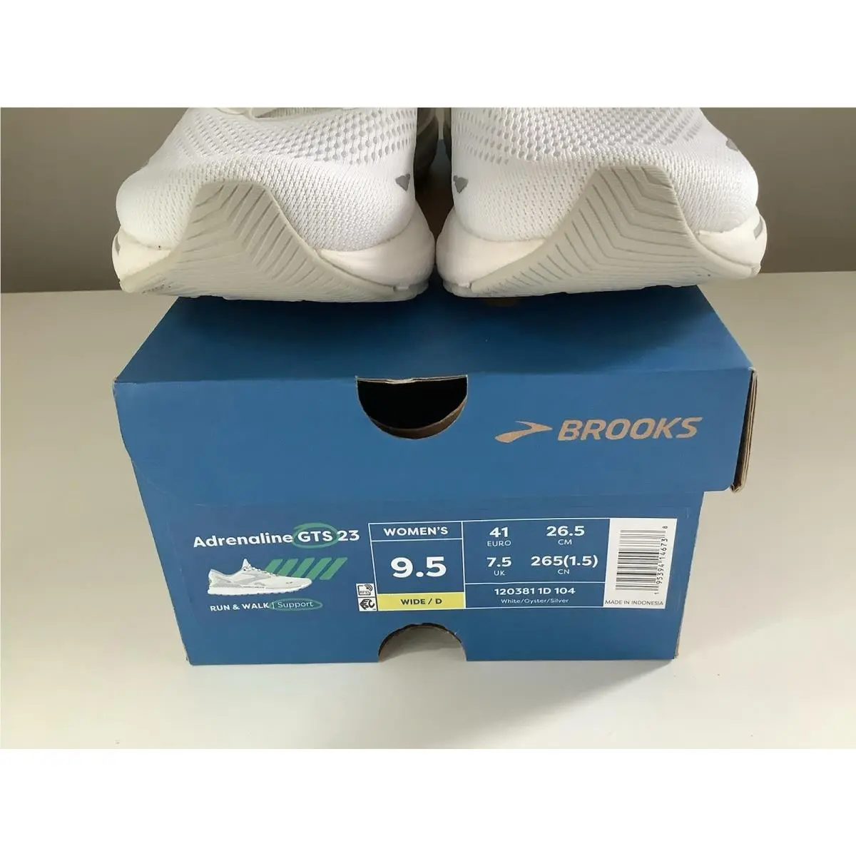 Brooks shoes - White 3