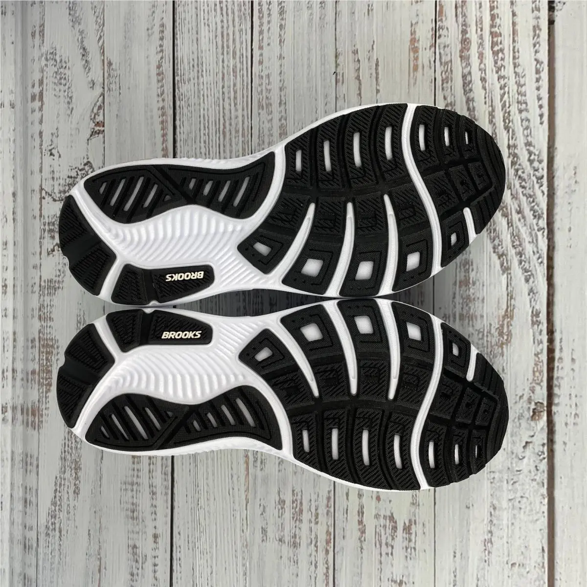 Brooks shoes - Brooks Ghost - Ghost - White (UPC: 195394872705) 6