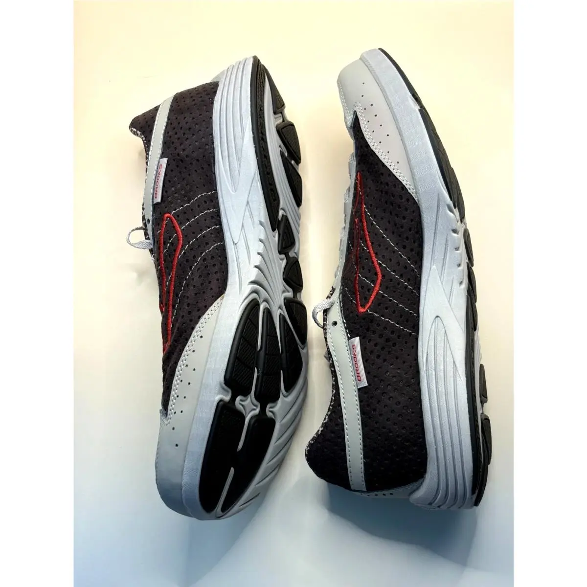 Brooks shoes - Brooks Green Silence - Green Silence - Gray 3