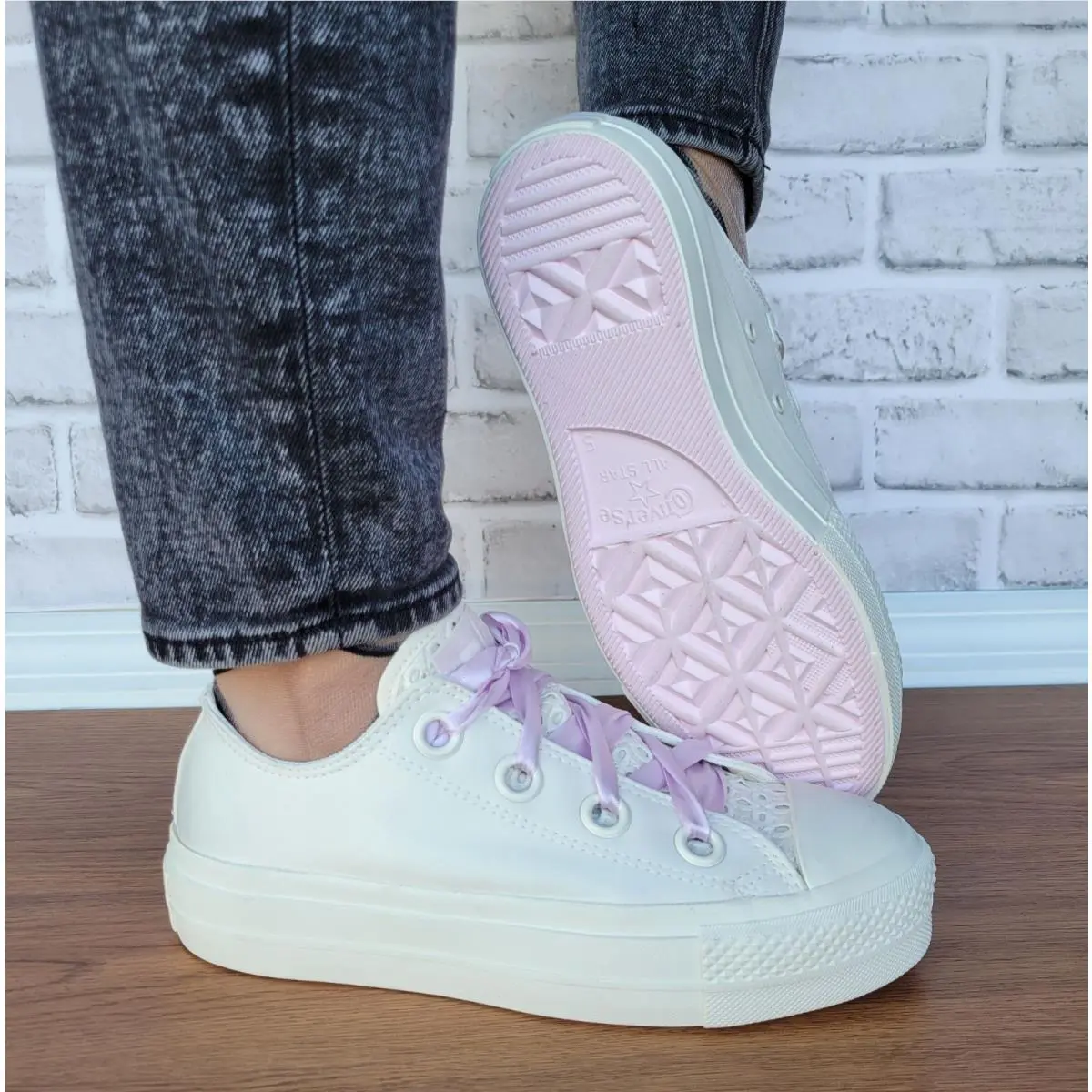Converse Ctas Lift OX Low 8.5 Women Shoes Satin Embroidered Floral Beige A10301C