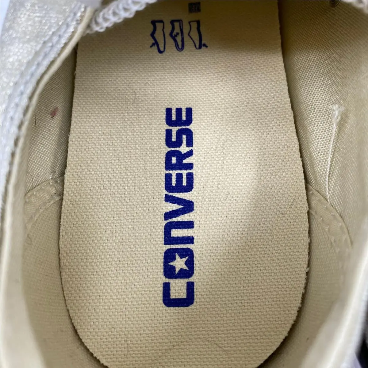 Converse shoes - Gold 1