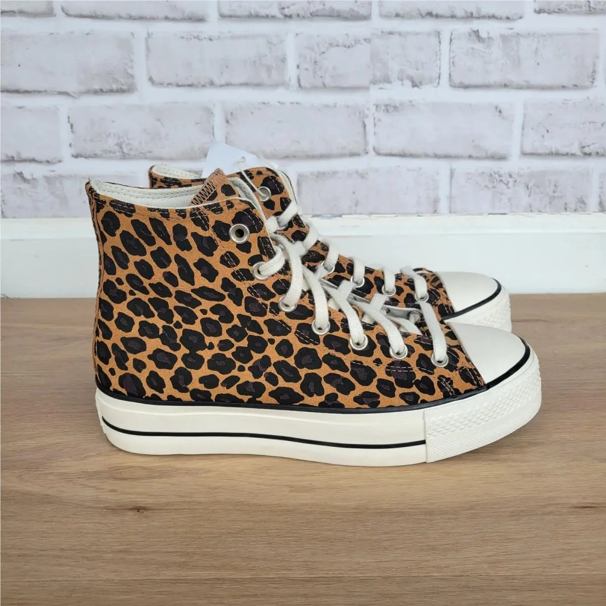 Converse shoes - Converse Chuck Taylor - Chuck Taylor - A17979C - Brown (UPC: 194435844756) 0