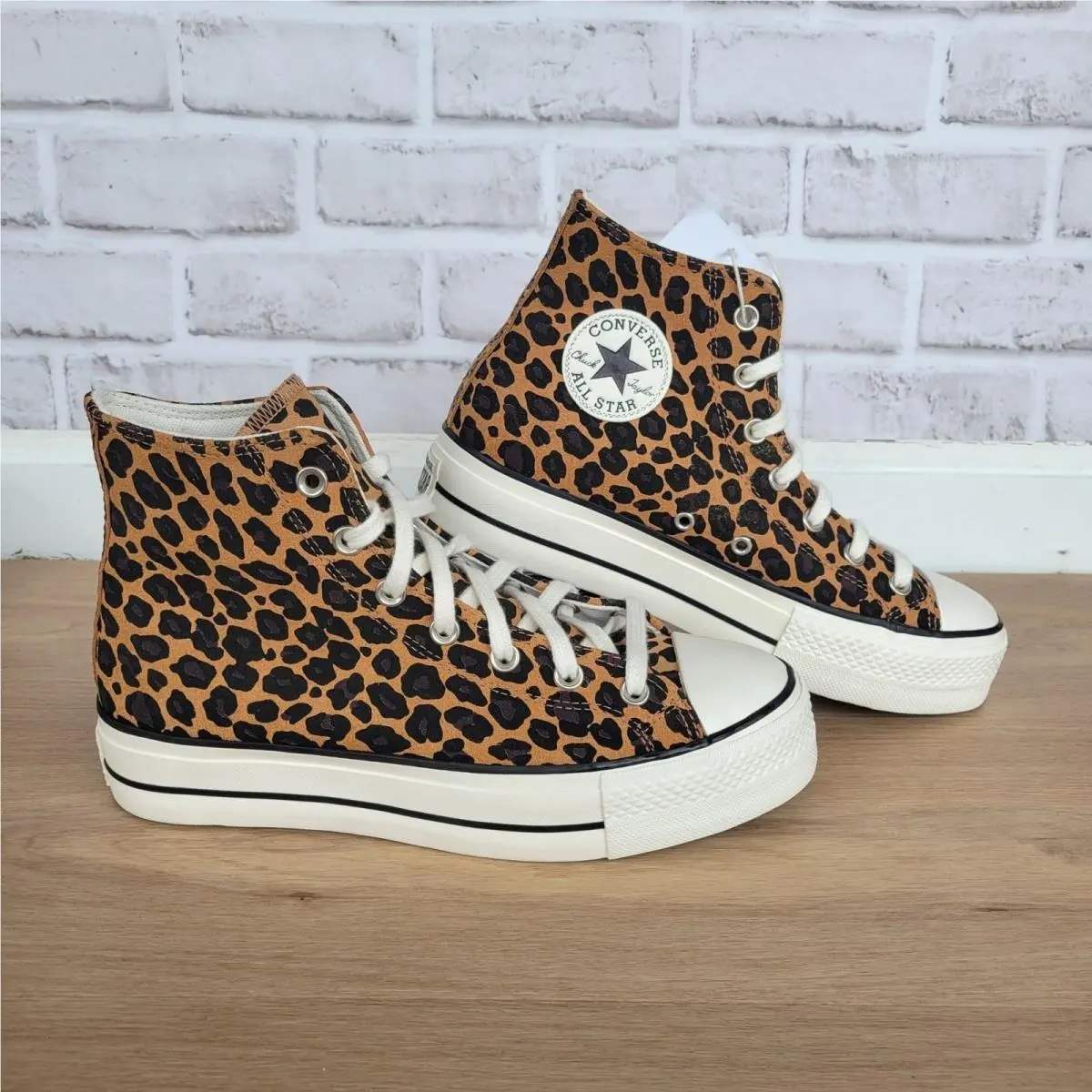 Converse shoes - Converse Chuck Taylor - Chuck Taylor - A17979C - Brown (UPC: 194435844756) 1