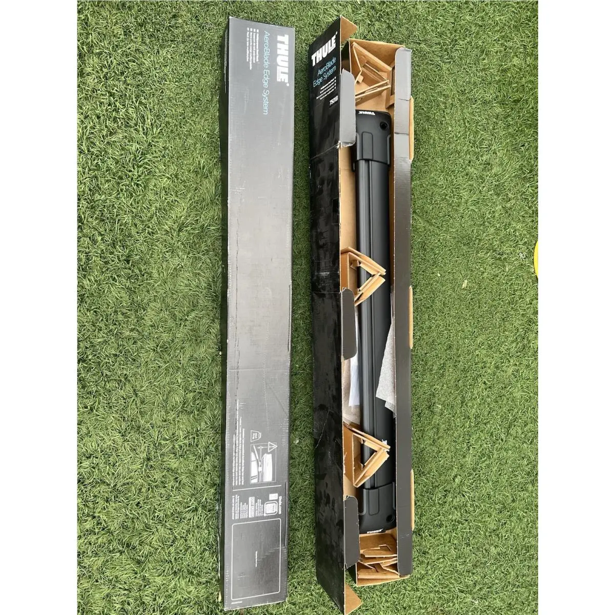 Aeroblade Edge Black Raised Rail 7501B Crossbars w/ Straps - Set of 2 by Thule